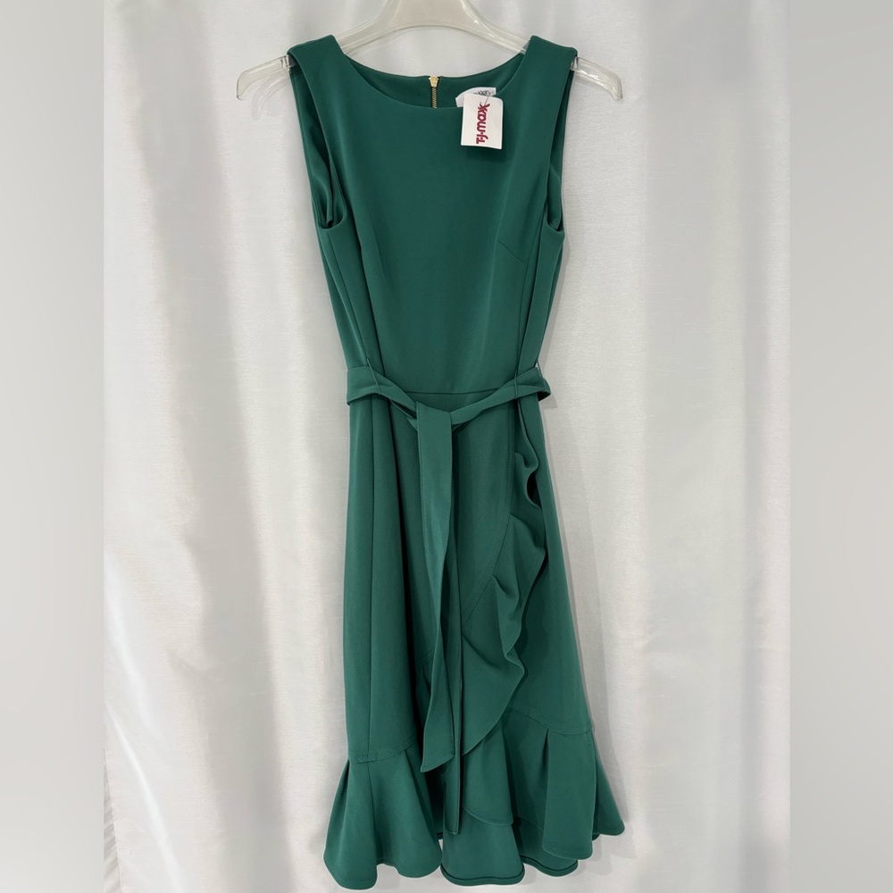 Elegant Green Sleeveless Dress